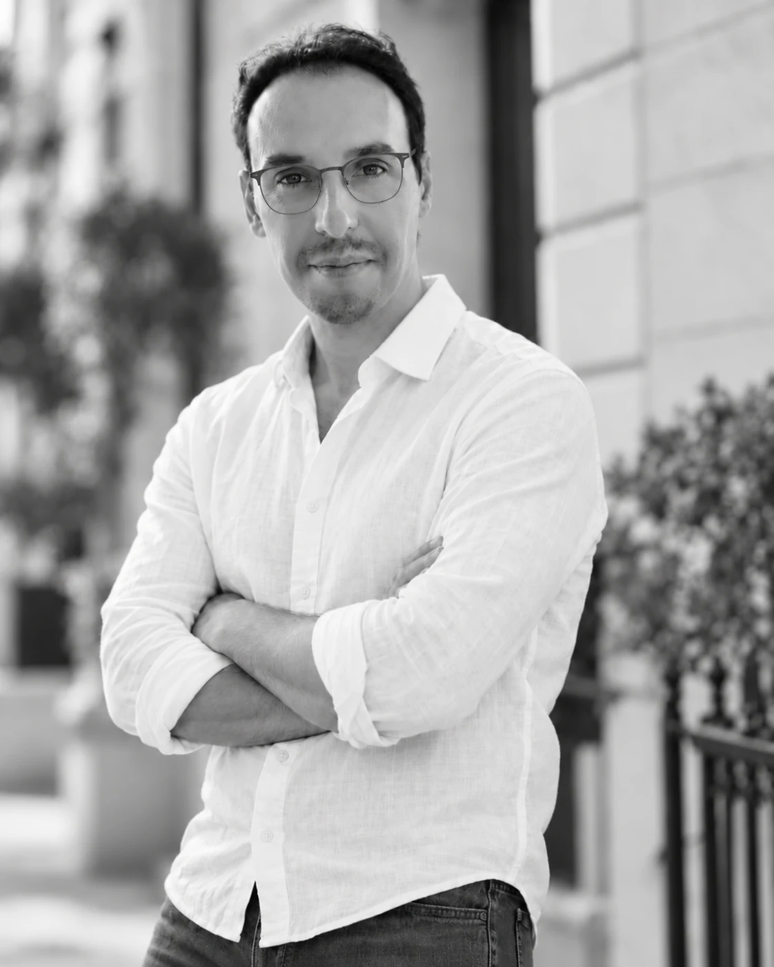 Ludovic Alvarez, fondateur de Mystorie, en chemise blanche